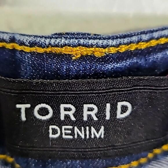 Torrid Straight Ankle Bluejeans, Size 18R - Picture 7 of 11